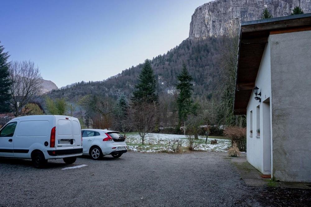 La Maison Des Jolicoeurs Saint-Christophe-sur-Guiers Bagian luar foto
