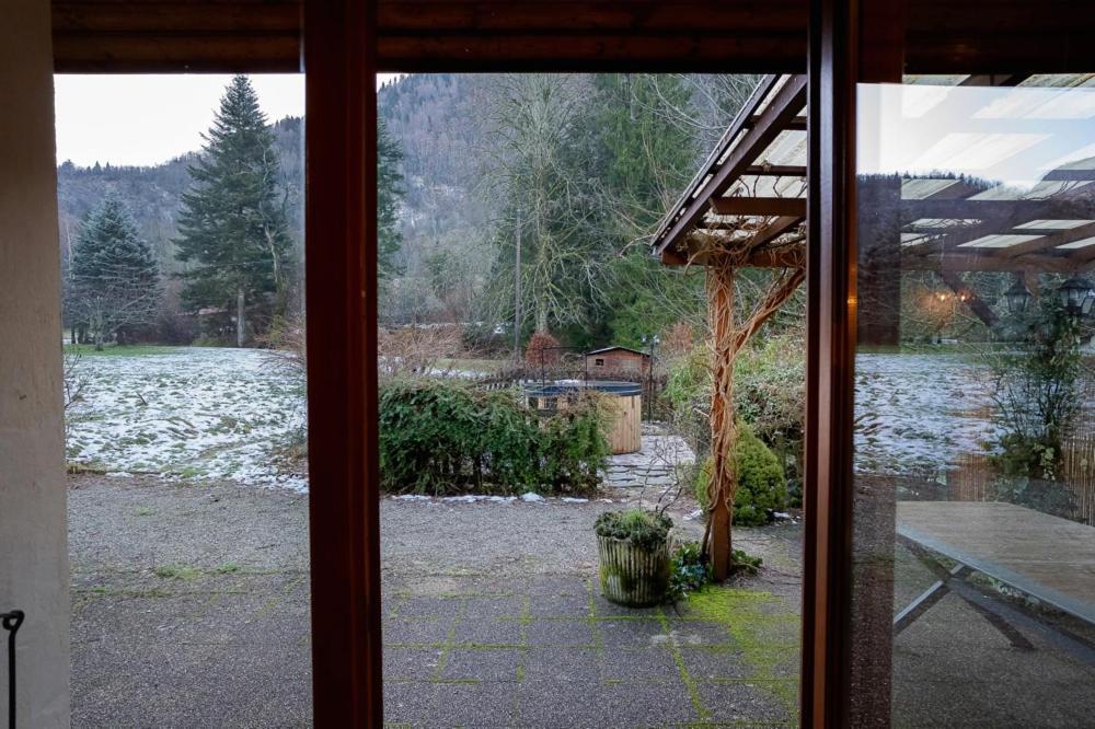 La Maison Des Jolicoeurs Saint-Christophe-sur-Guiers Bagian luar foto